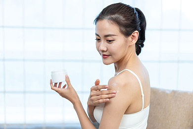 女人与骡子互交的视频网站｜网络迷雾：揭秘虚假信息迷局-2