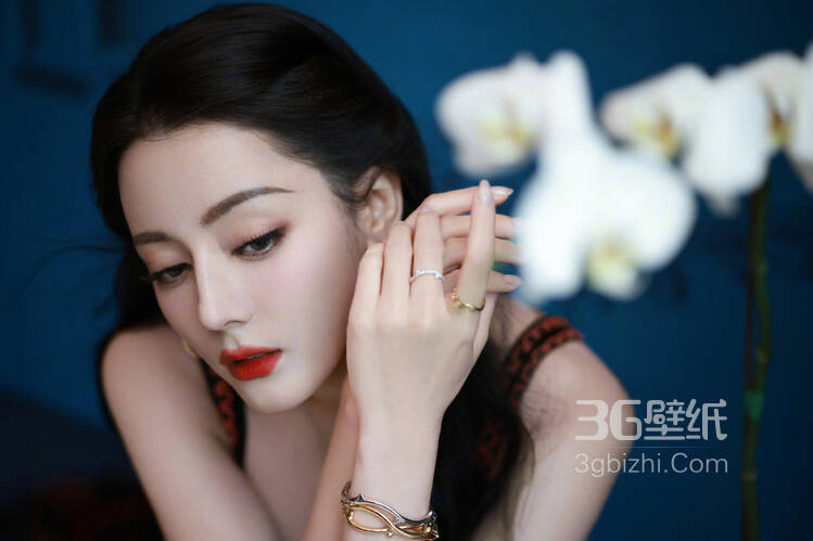 校花郑依婷被蹂躏得欲仙欲：校花郑依婷遭遇意外风波-2