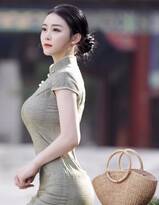 灭火宝贝的演员表,艾玛·斯通与克里斯·海姆斯沃斯联手 《灭火宝贝》豪华阵容引爆期待-1