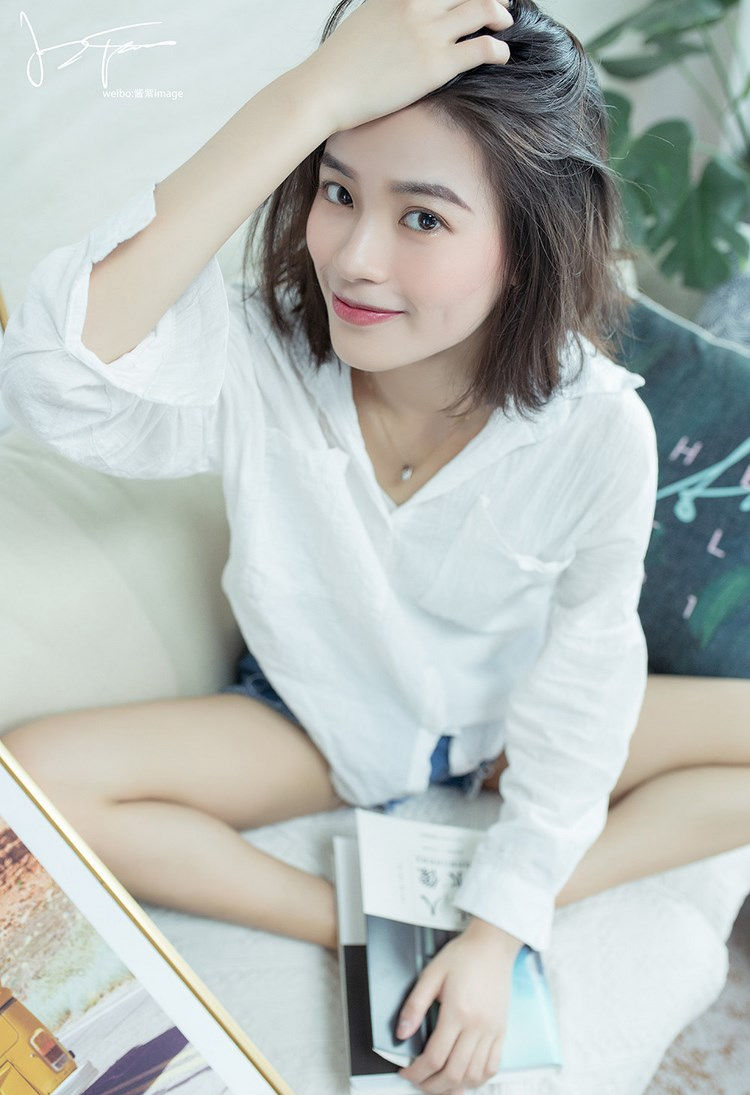 富二代女神APP,虚拟社交新宠 年轻女性梦想与现实的碰撞-2